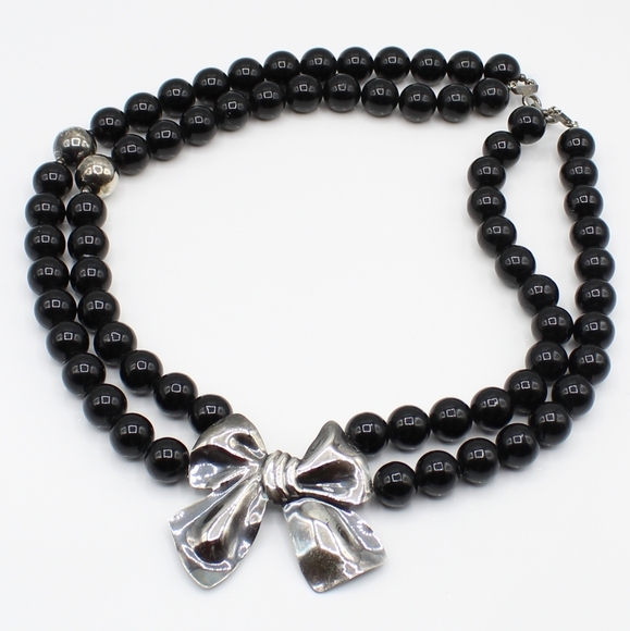 Vintage Jewelry - Vintage silver & black bead necklace